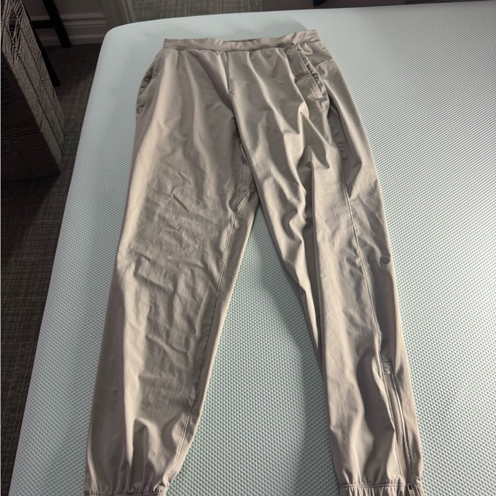 Lululemon Surge Jogger - Medium, Beige -